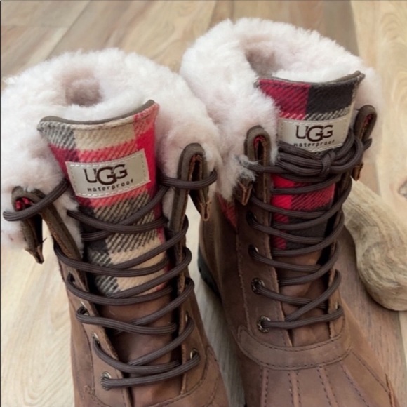 🍁UGG🍁 ADIRONDACK BOOT II PLAID WATER PROOF - Picture 13 of 15
